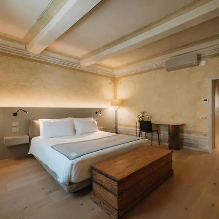 Palazzo Lucchini Bed & Breakfast Montalcino
